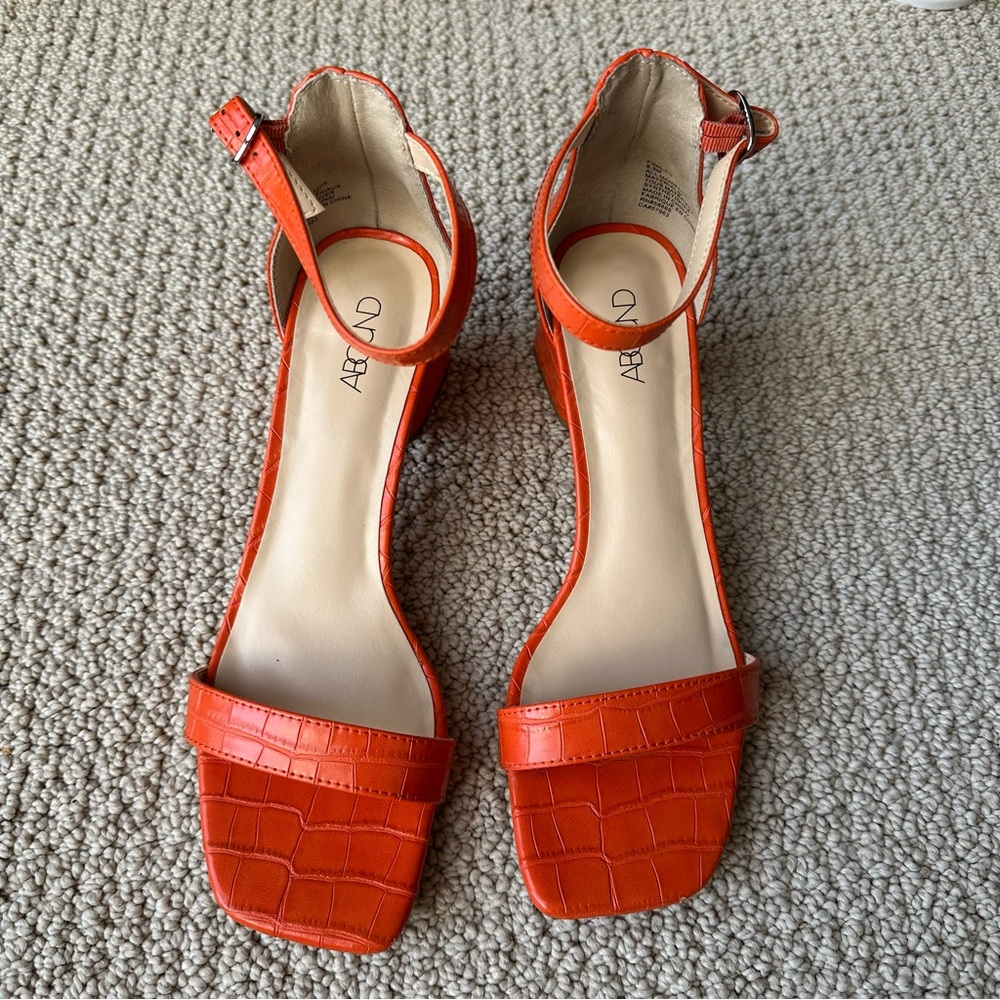 Abound Size 8.5 Women’s Orange Heels Strap On Block Heel Chunky Heel Sandals